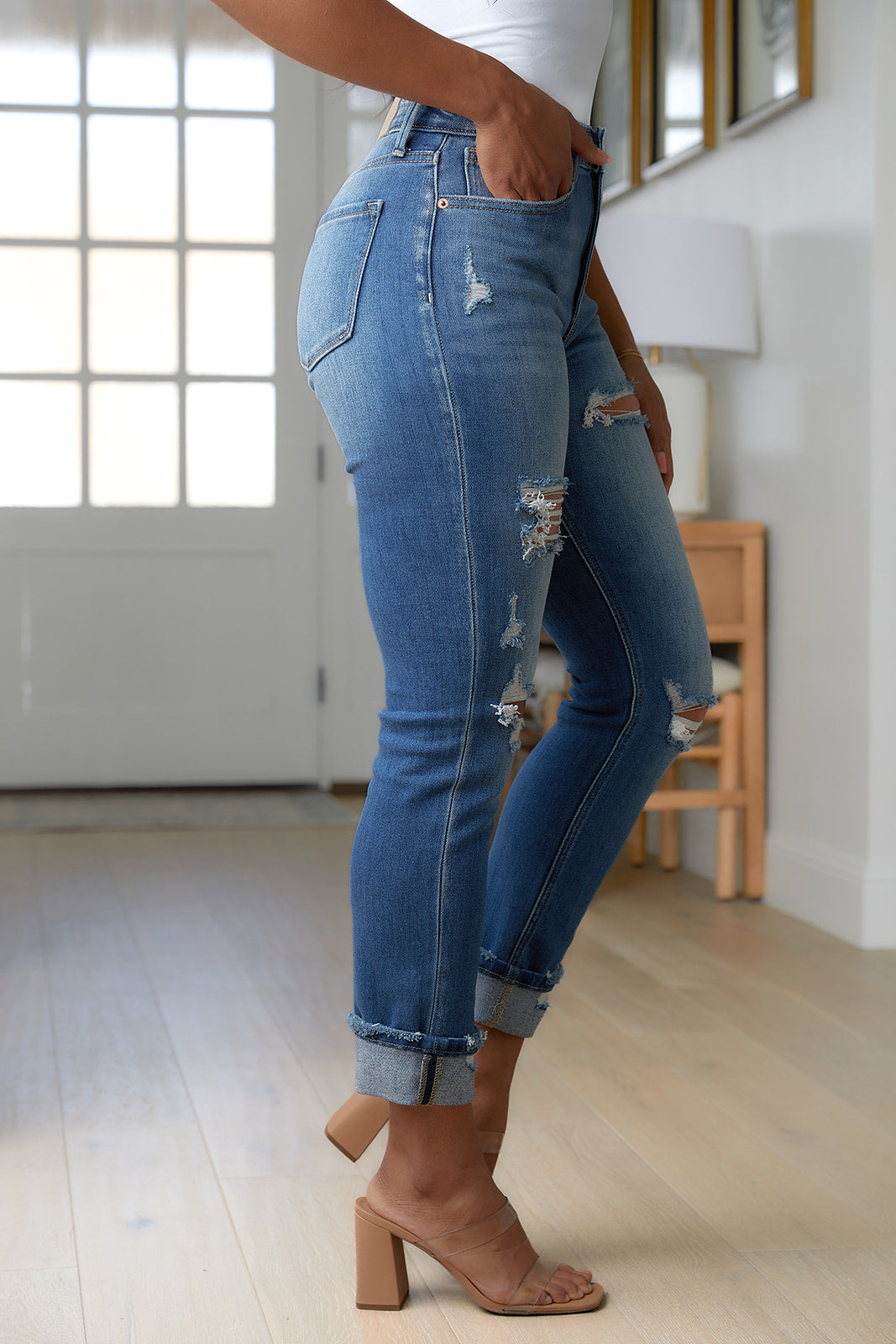 Belinda High Rise Distressed Straight Jeans (20,22)