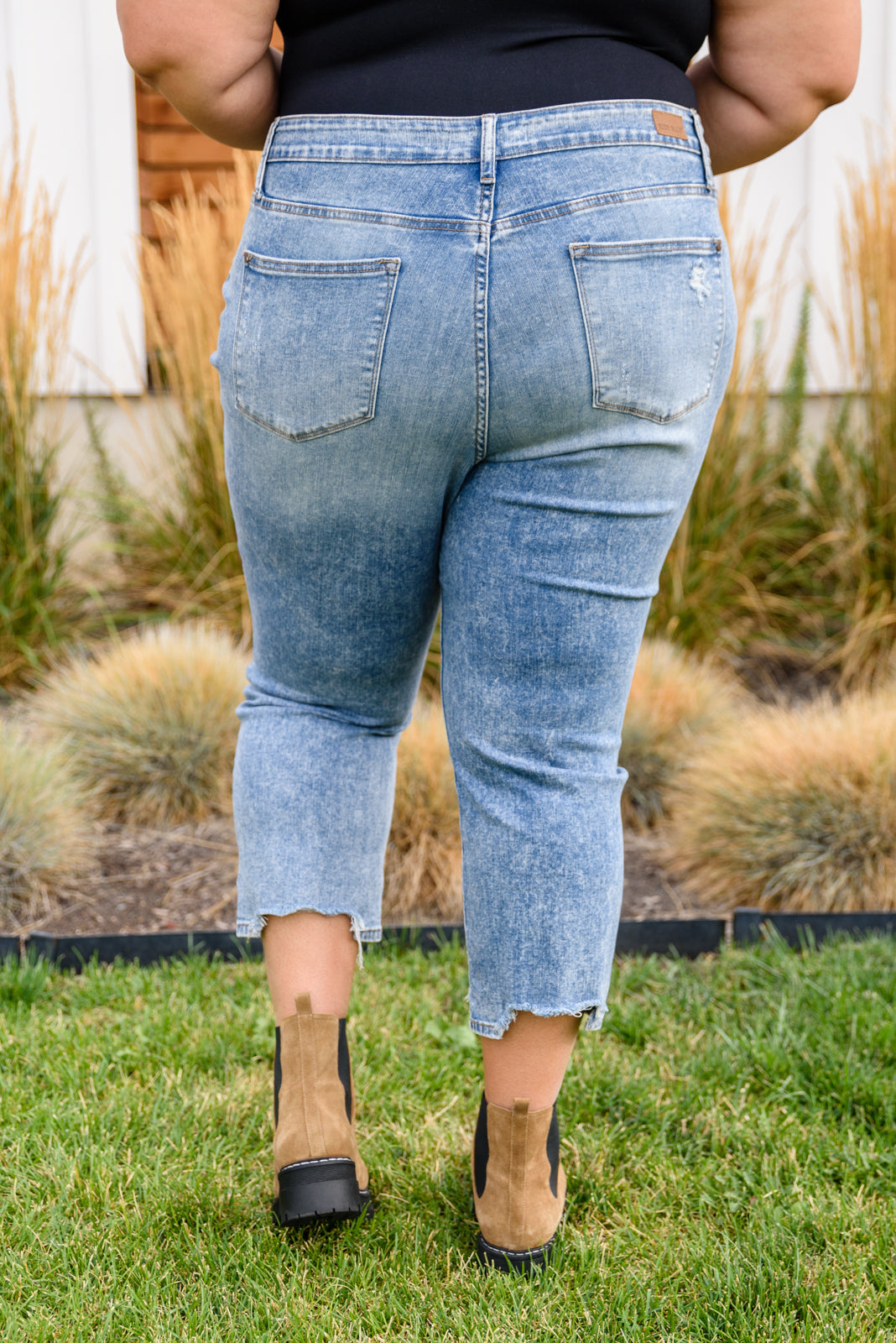 Cityscape Cropped Chew Hem (22,24)