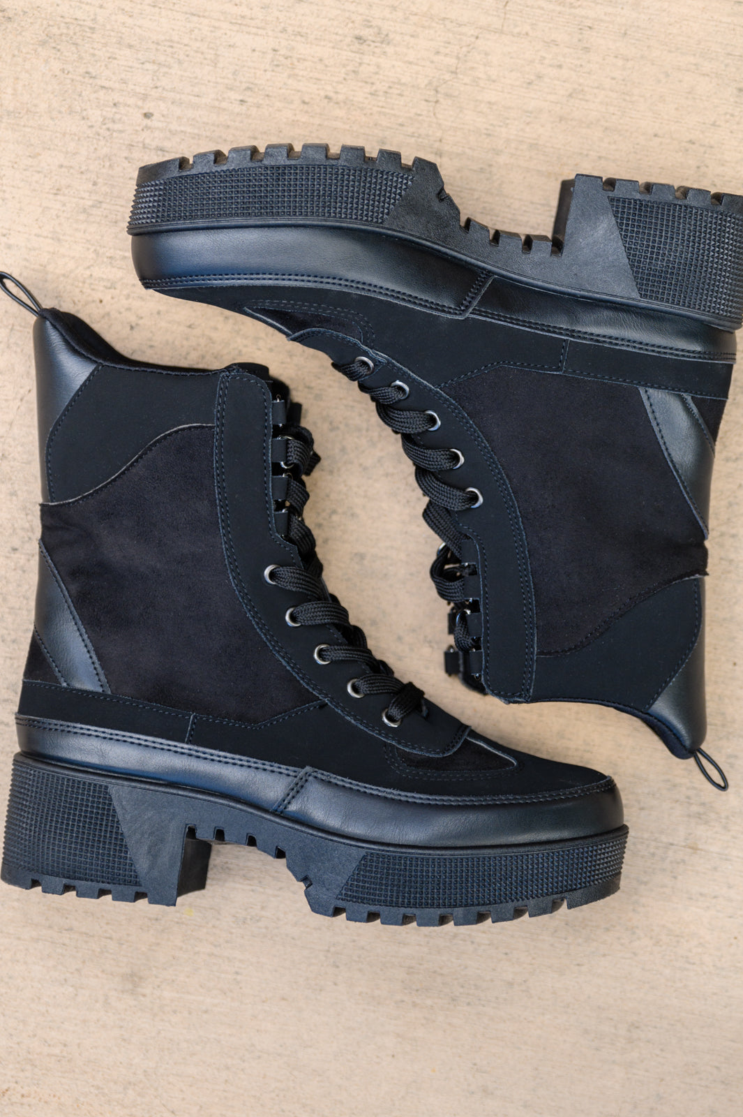 Desert Nights Lace Up Boots In Black (size 6.5)