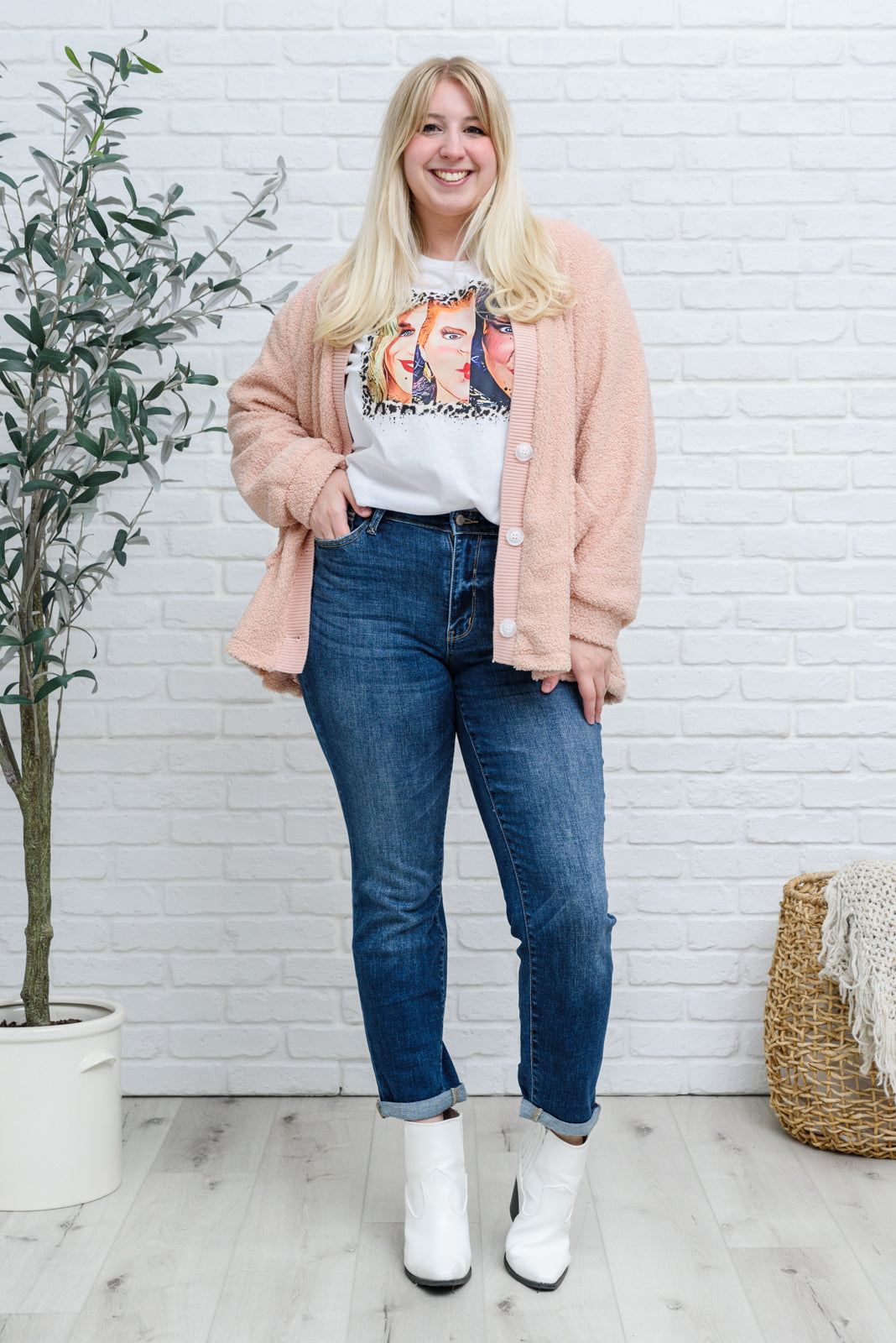 London Midrise Cuffed Boyfriend Jeans (1/25)