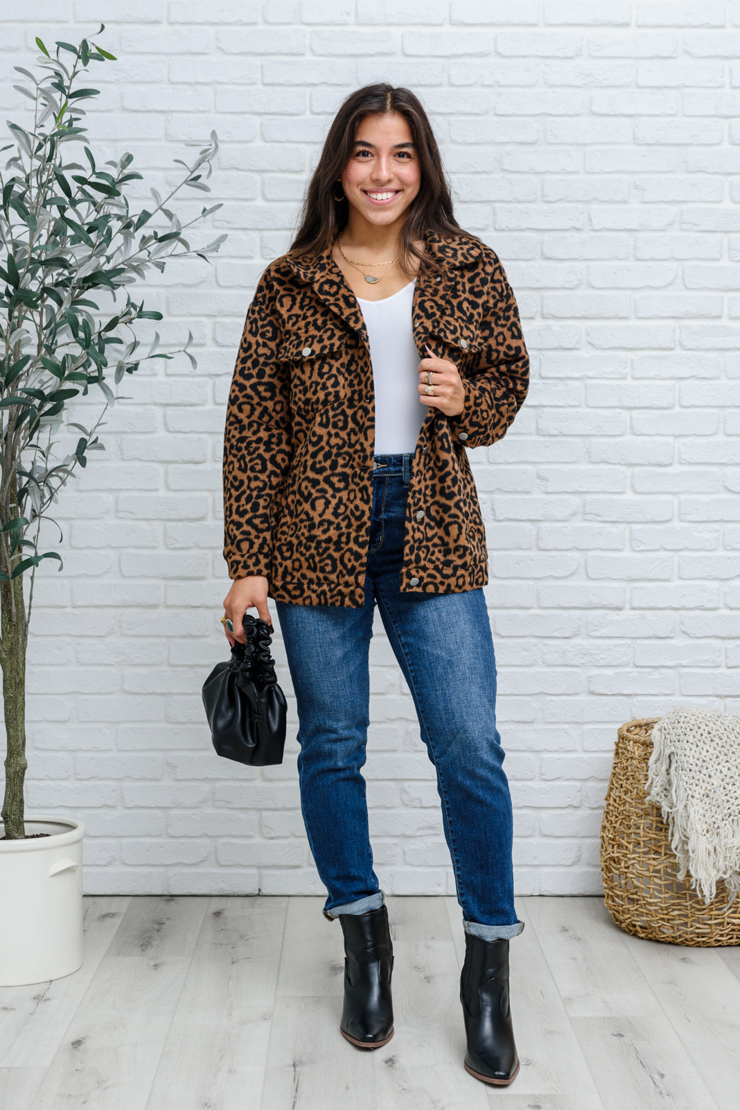 London Midrise Cuffed Boyfriend Jeans (1/25)