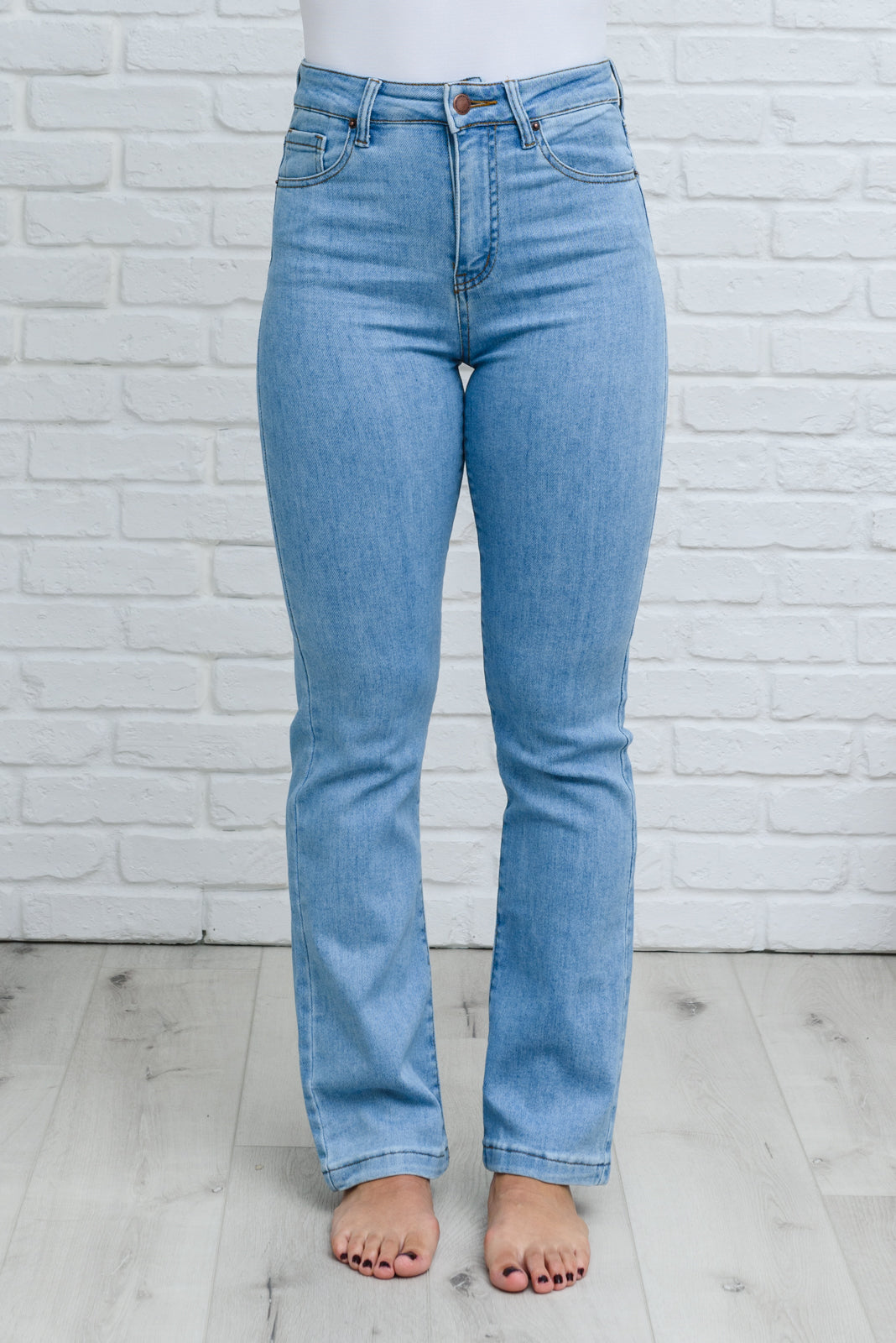 Rylee 90s High Rise Straight Leg Jeans (3/26)