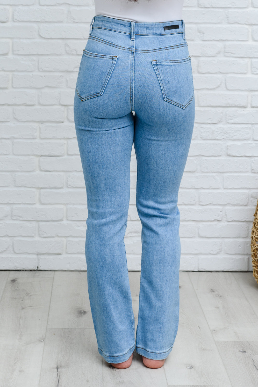 Rylee 90s High Rise Straight Leg Jeans (3/26)