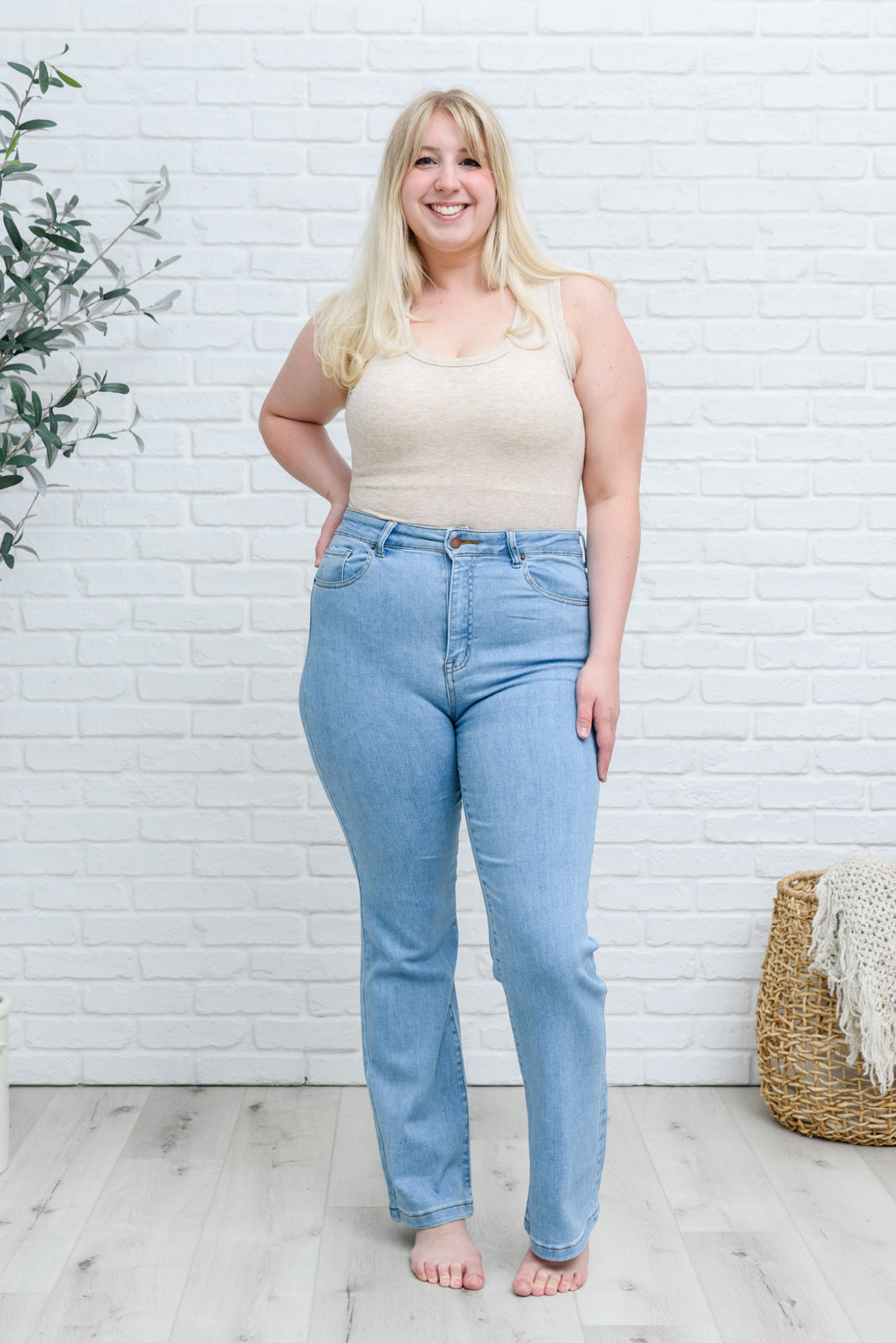 Rylee 90s High Rise Straight Leg Jeans (3/26)