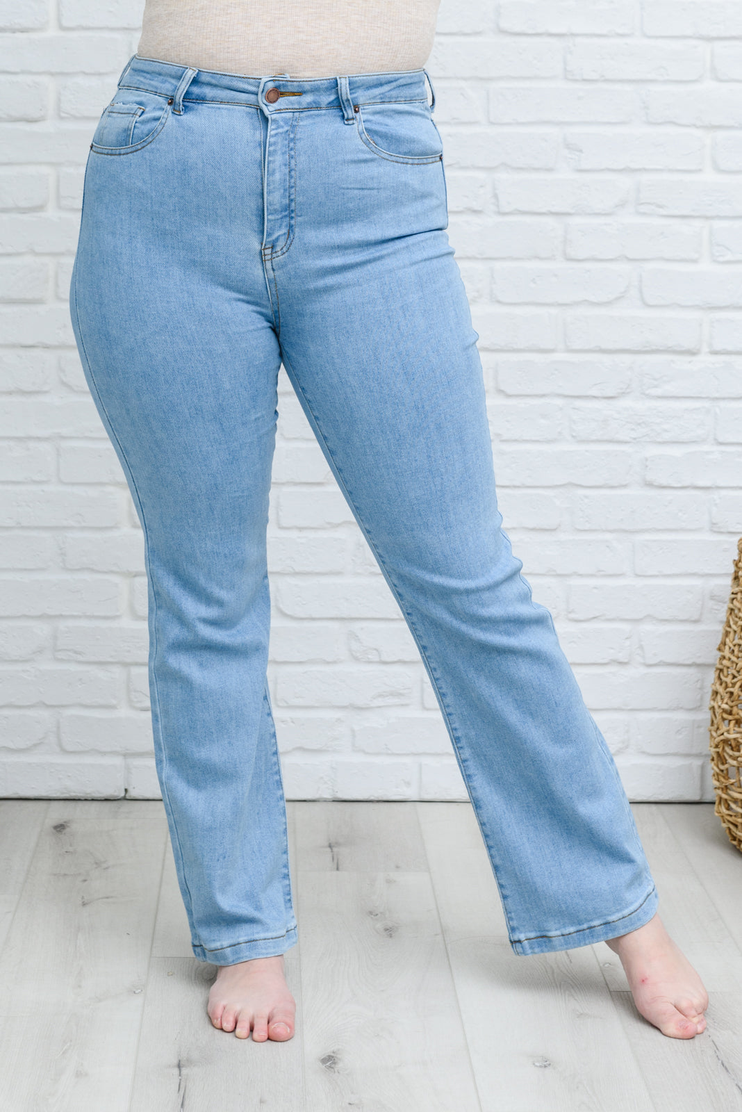 Rylee 90s High Rise Straight Leg Jeans (3/26)
