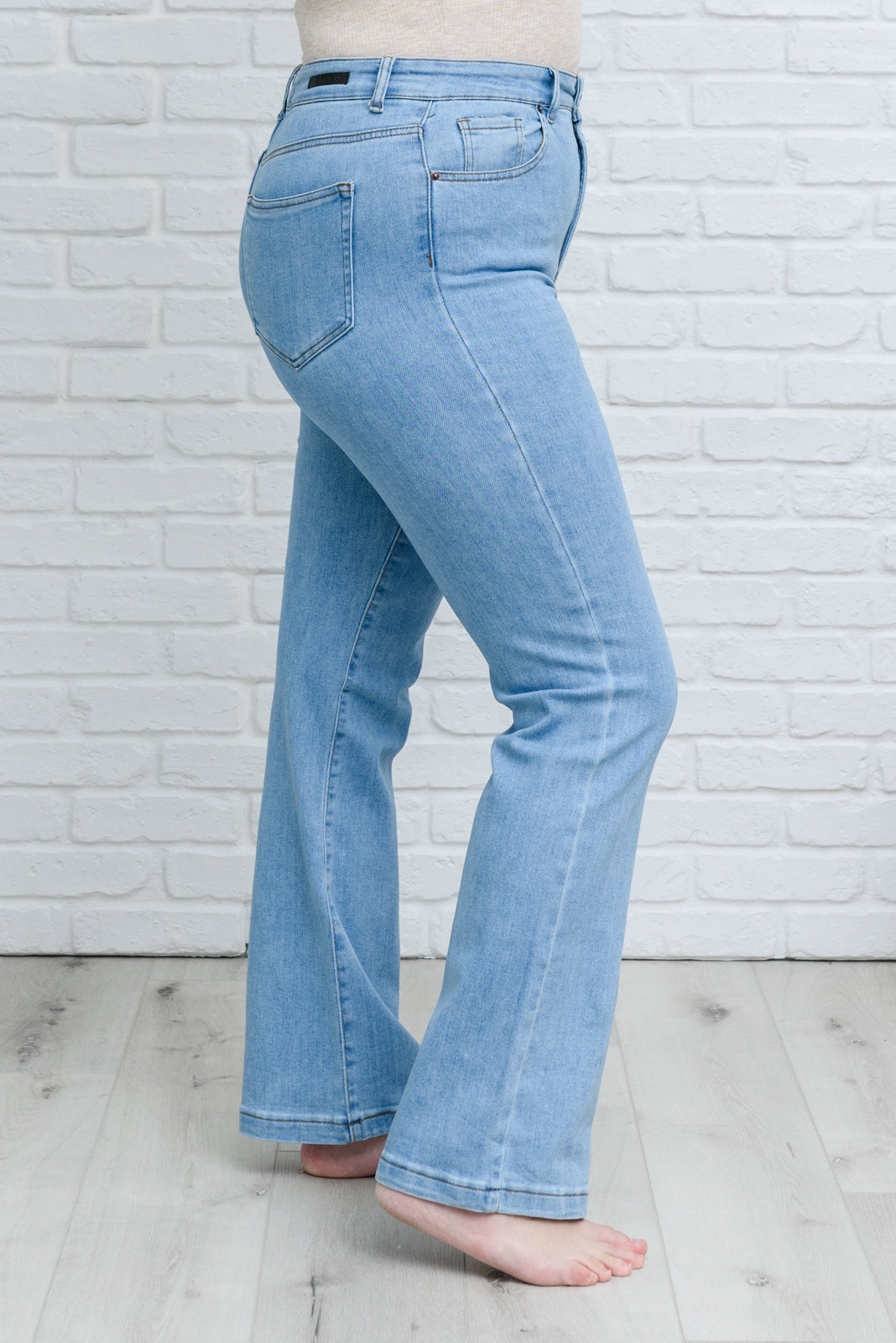 Rylee 90s High Rise Straight Leg Jeans (3/26)