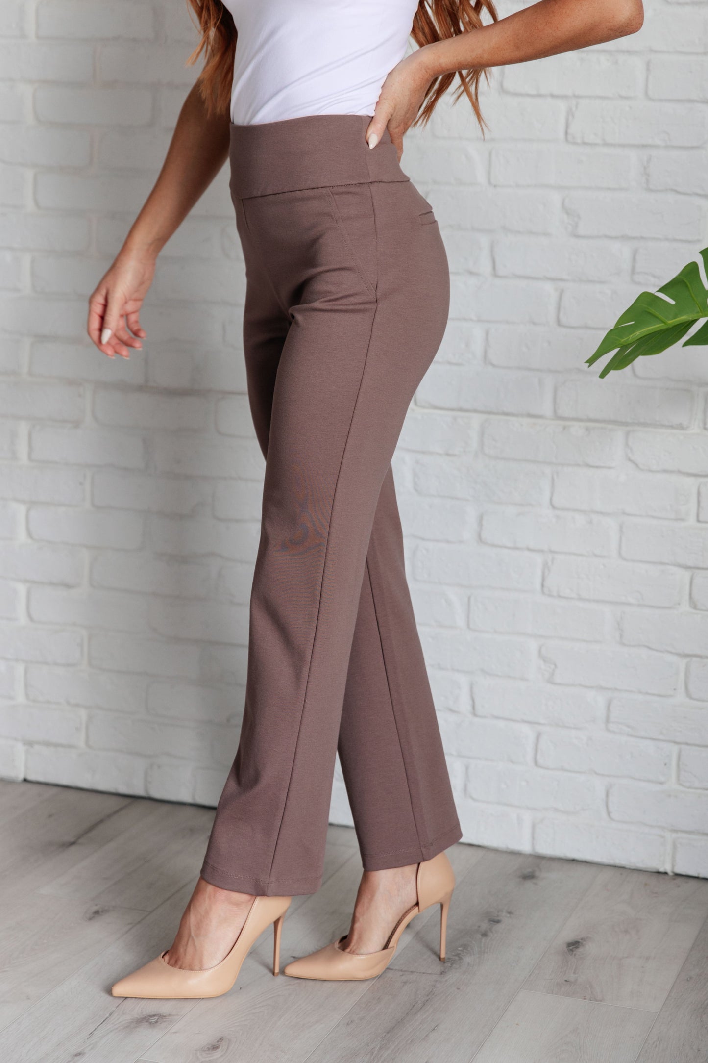 Magic Straight Pants in Dark Mocha