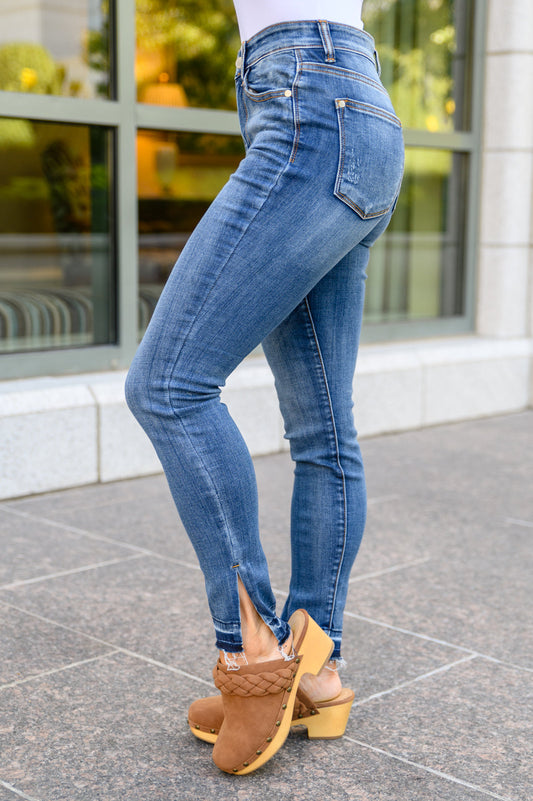 Winona Released Hem Side Slit Skinnies (22W)